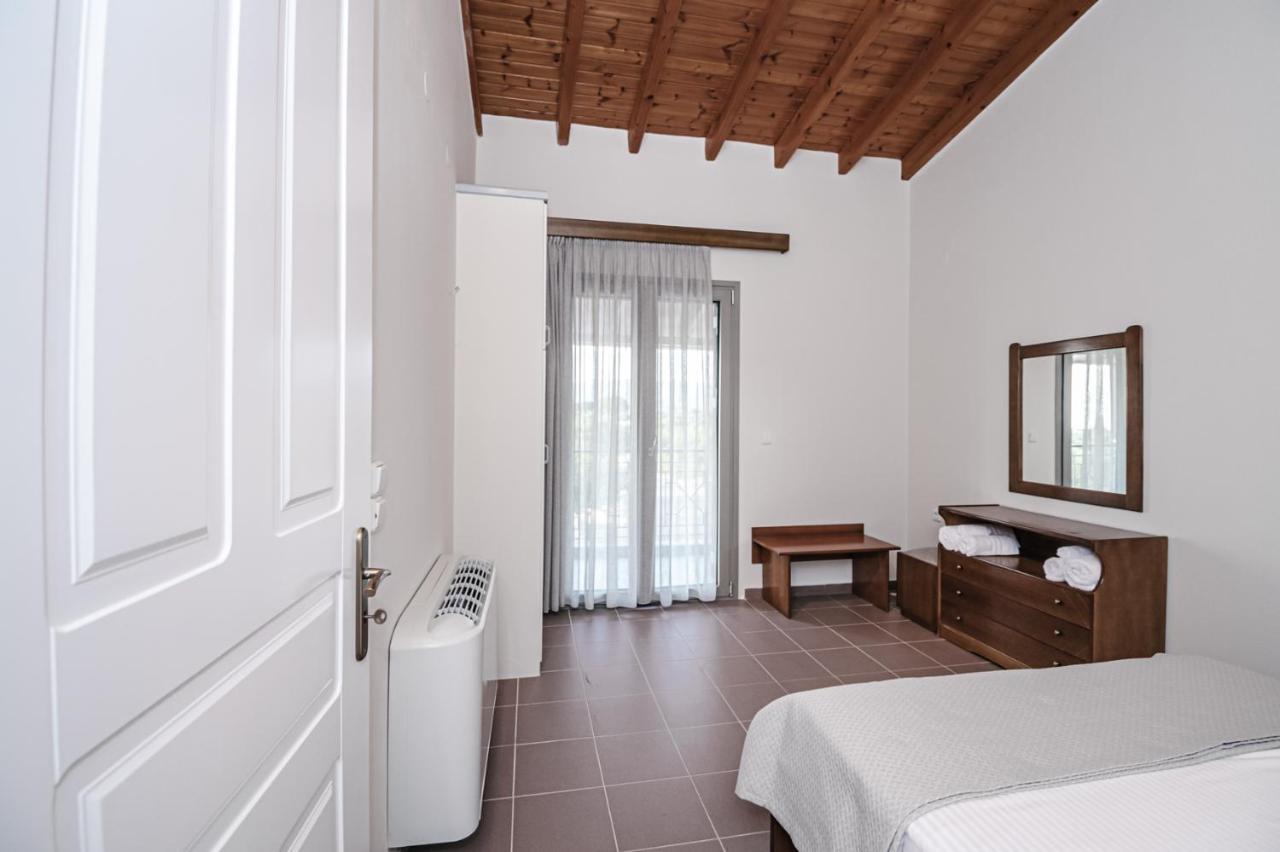 Terra Helios Suites & Studios Kyparissia Ruang foto