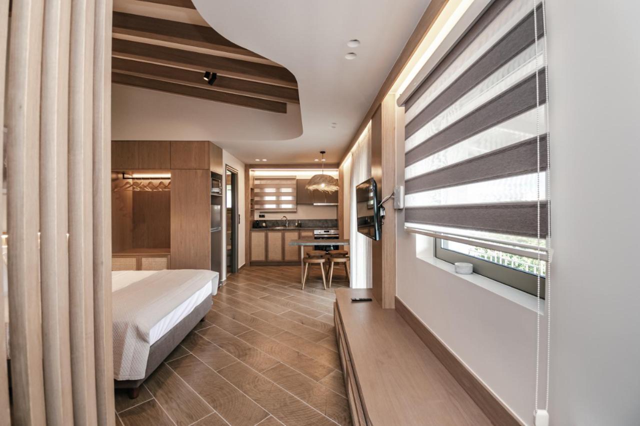 Terra Helios Suites & Studios Kyparissia Bagian luar foto