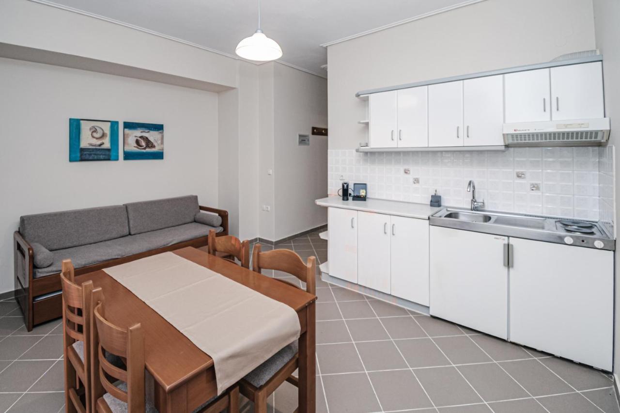 Terra Helios Suites & Studios Kyparissia Ruang foto