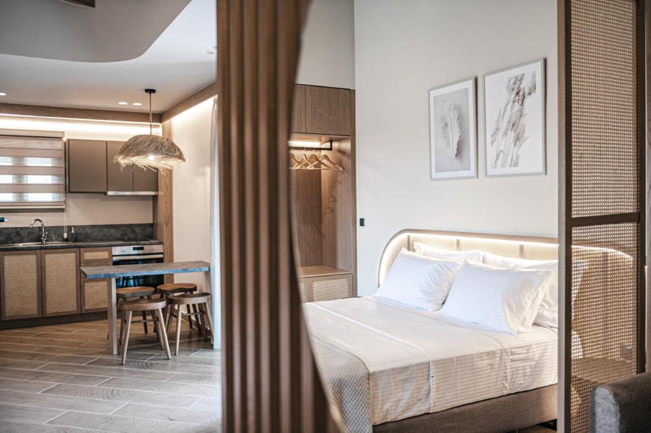 Terra Helios Suites & Studios Kyparissia Bagian luar foto