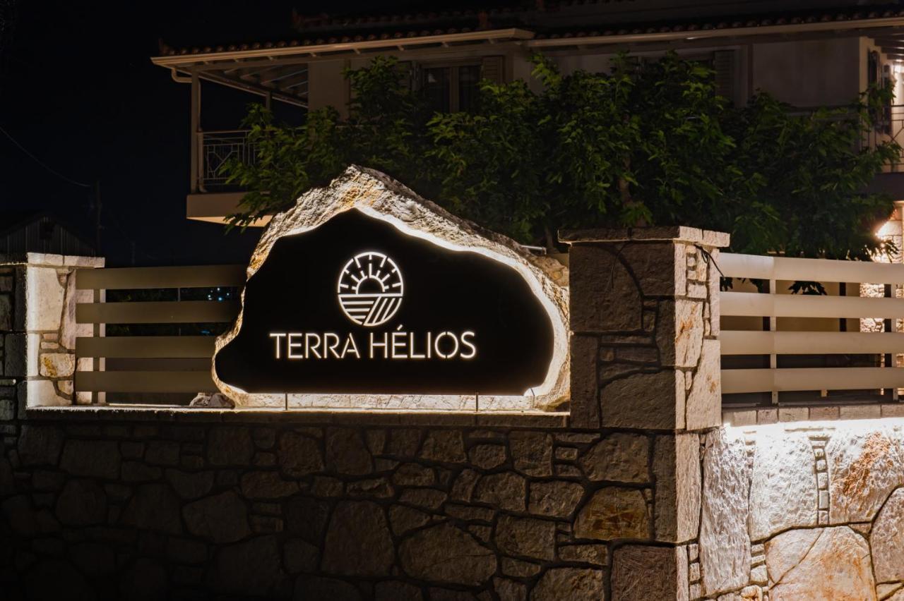 Terra Helios Suites & Studios Kyparissia Bagian luar foto
