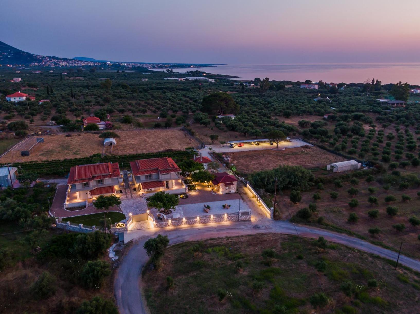 Terra Helios Suites & Studios Kyparissia Bagian luar foto