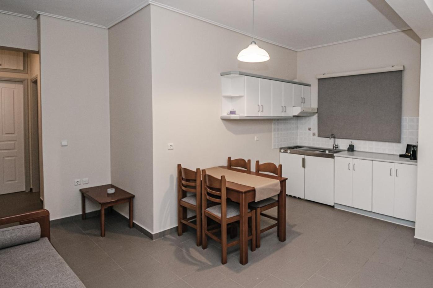 Terra Helios Suites & Studios Kyparissia Ruang foto