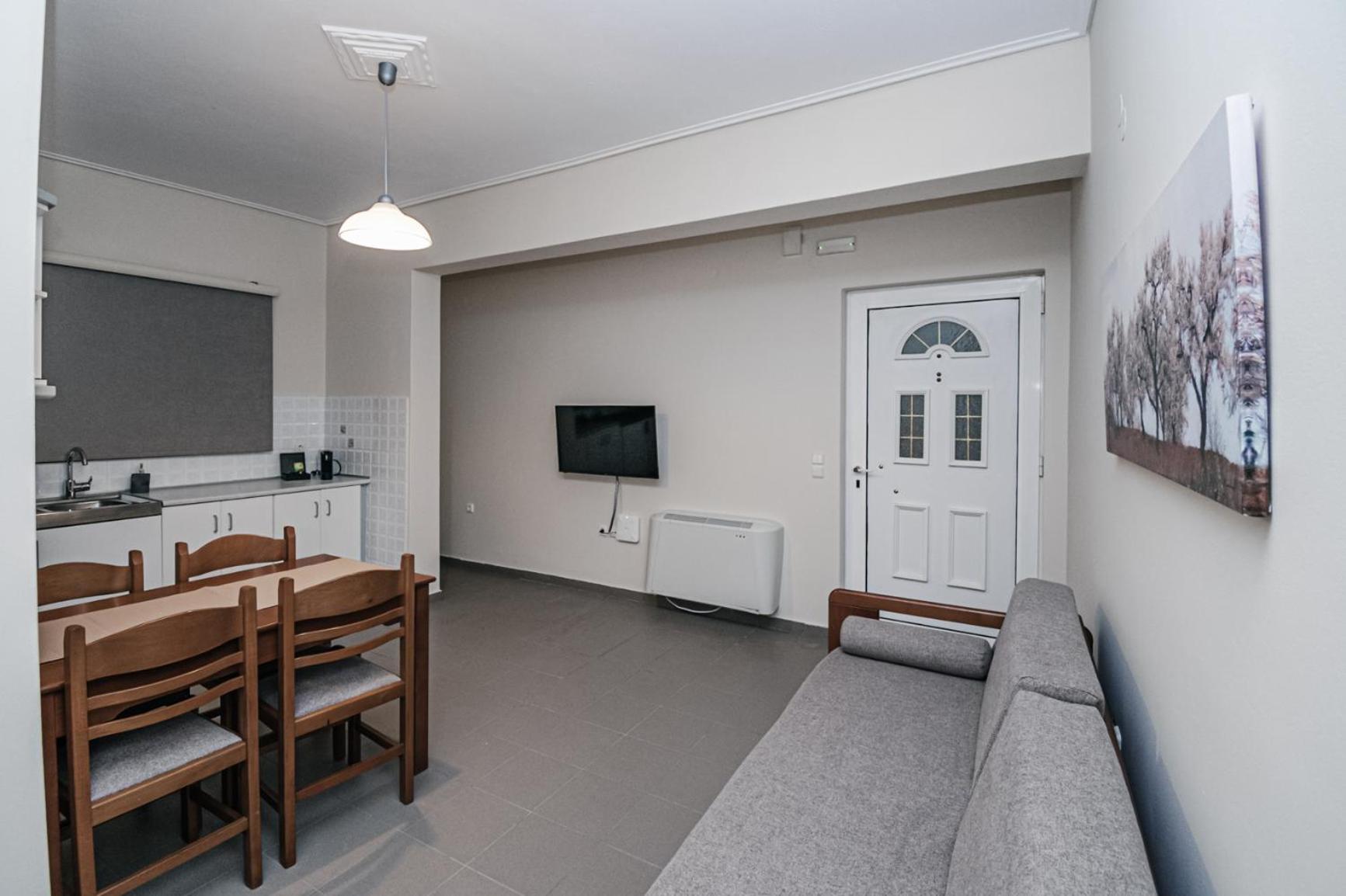 Terra Helios Suites & Studios Kyparissia Ruang foto