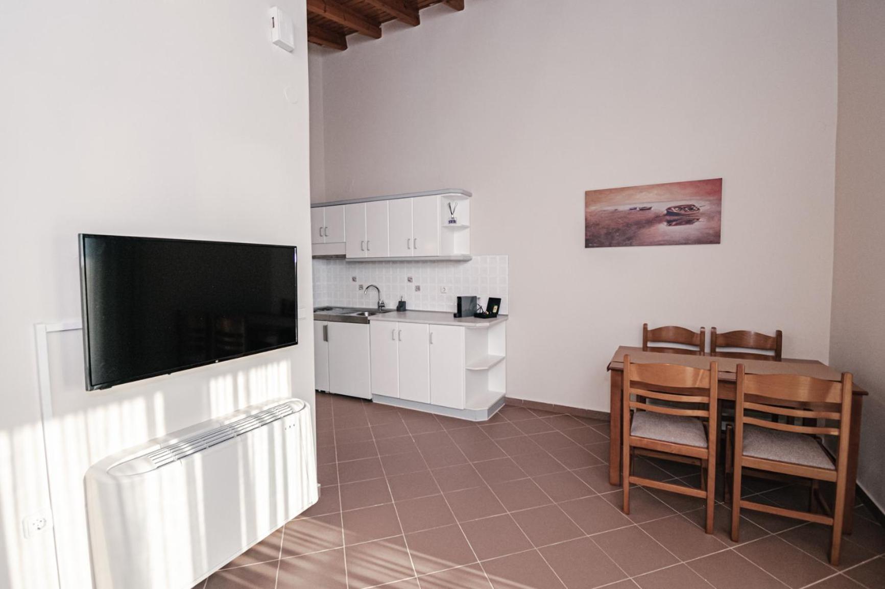 Terra Helios Suites & Studios Kyparissia Ruang foto